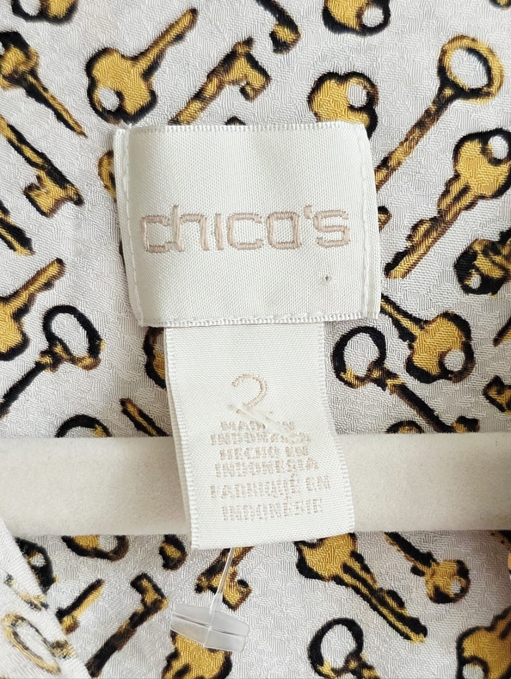 Chico's Cream Button-Down Long Sleeves Shirt Key Novelty Print Women's Size 2 - Picture 2 of 7
